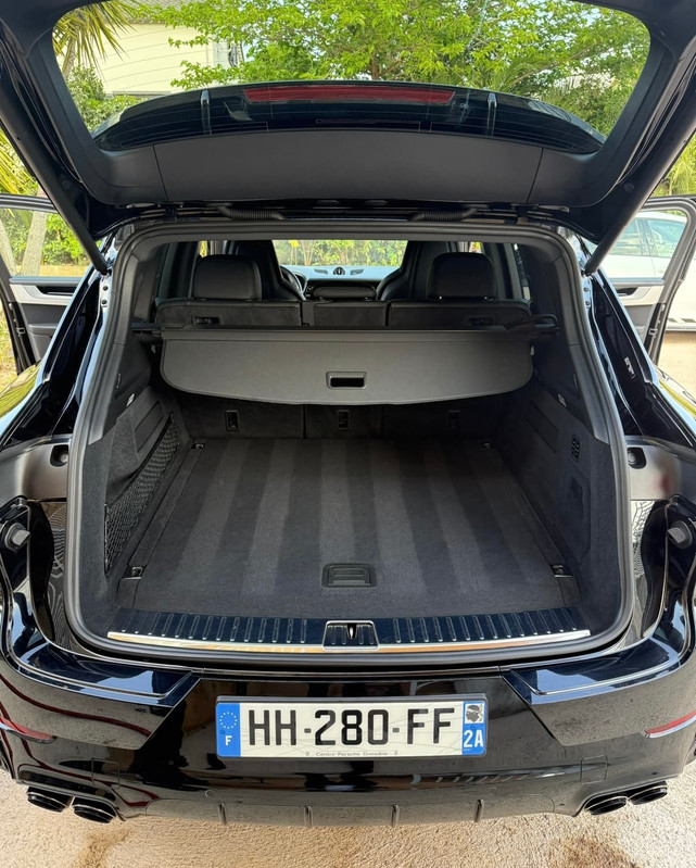 Detailing automobile intérieur Porsche à Ajaccio
