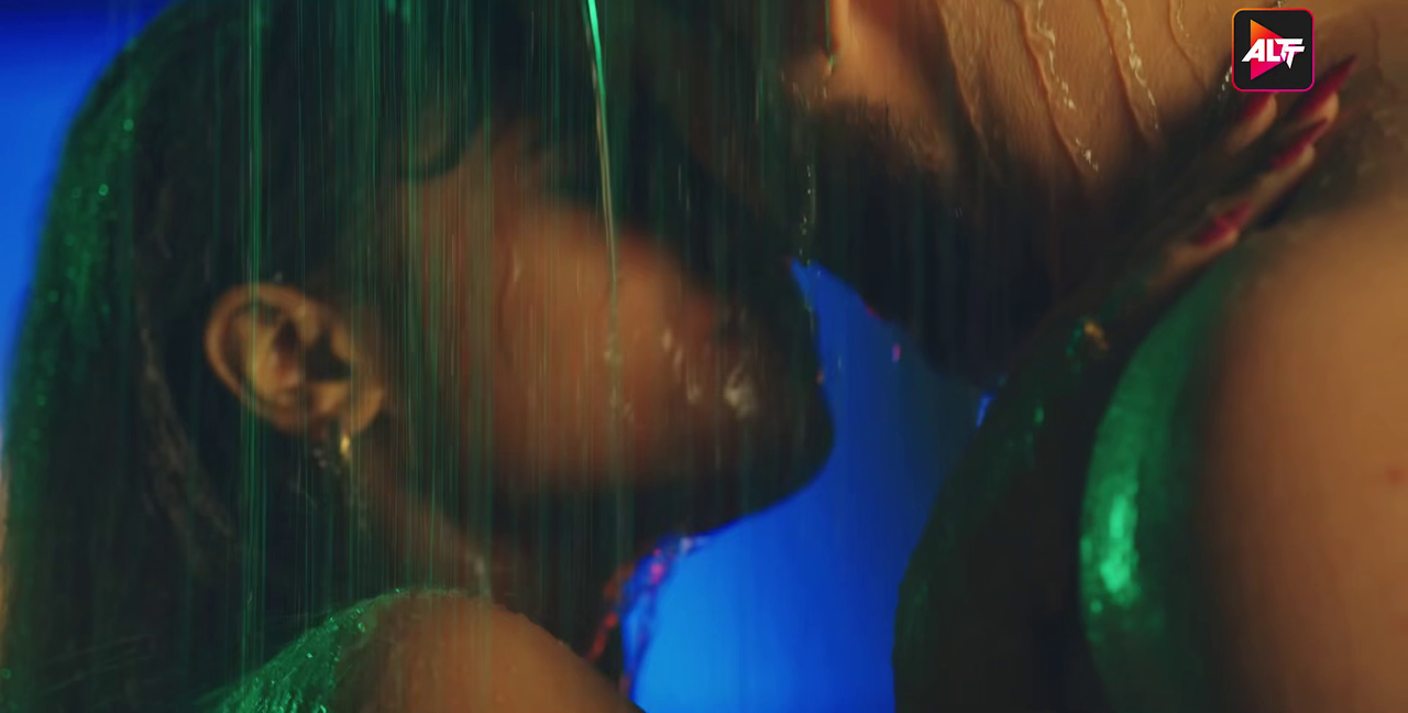 vlcsnap-2023-12-10-02h30m46s179