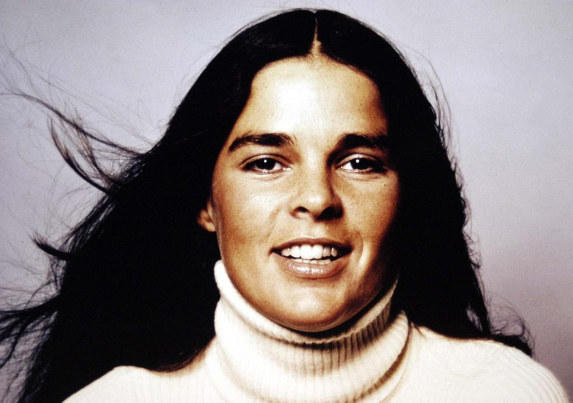 Ali_MacGraw_92