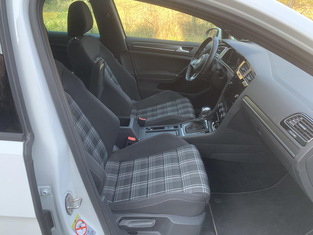 A2E8AD4B-D28E-4360-A37B-DF2563375A49