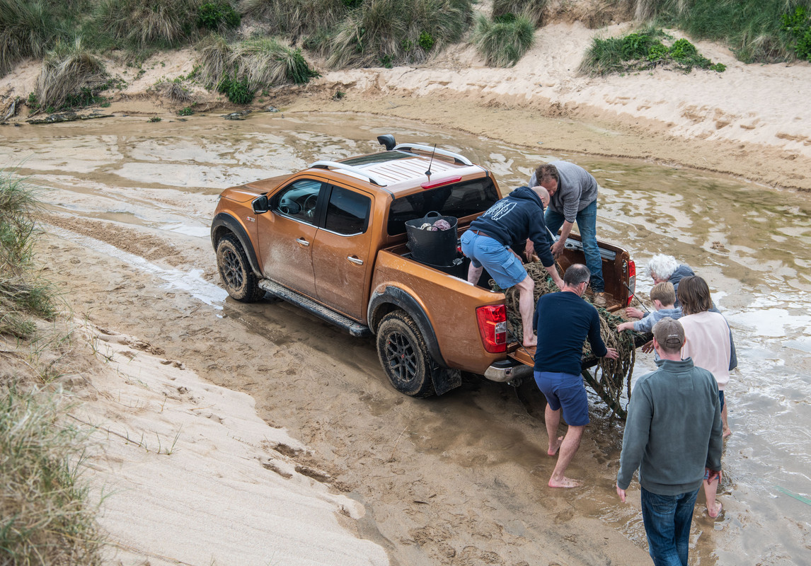 Nissan Navara Off-Roader AT32 (2)