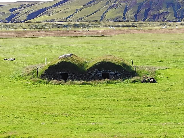 --Día 4 (25 julio): Keldur - Trío de cascadas - Seljavallalaug - Solheimajokull - Islandia 2020: En autocaravana y sin coronavirus (5)
