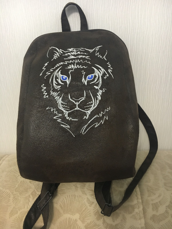 1FDF8F1D-E63F-4FD1-B21D-669D9CA75F91