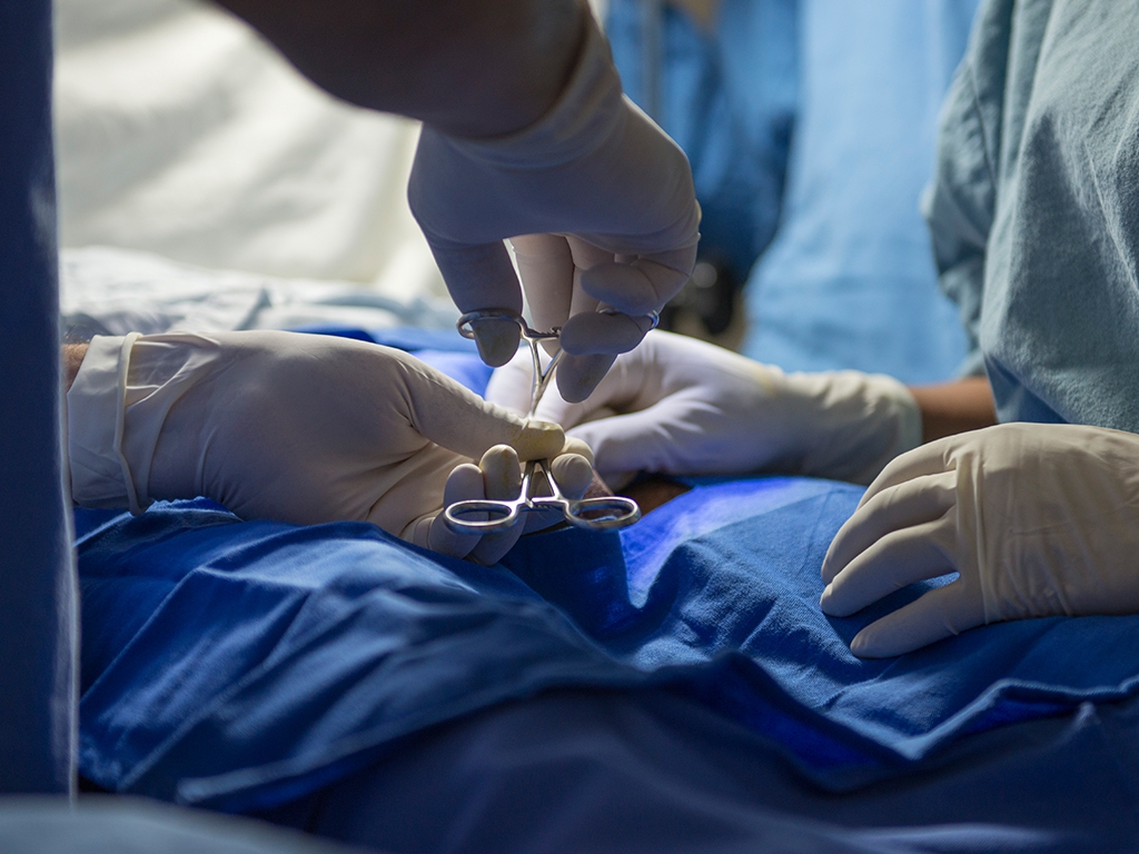 Médicos realizan vasectomía a niño de 4 años por error; ingresó por una hernia