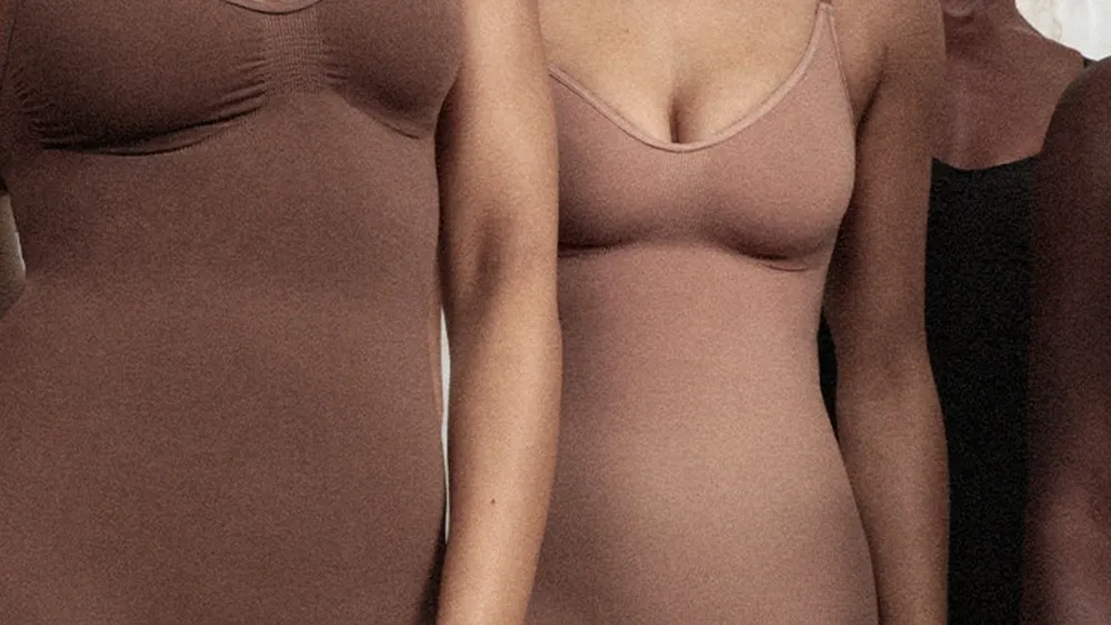 Tops That Stow away Paunch Fat for Expansive Midsection Women