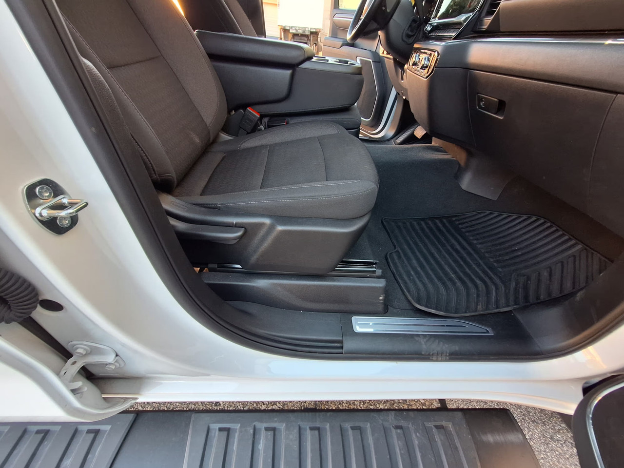 Vehicle thumbnail 16