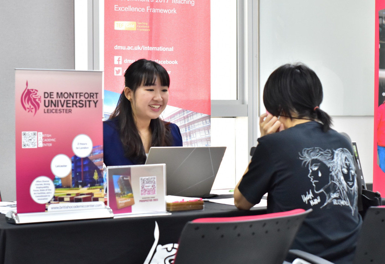 RSU Study Abroad open house and fair event scene