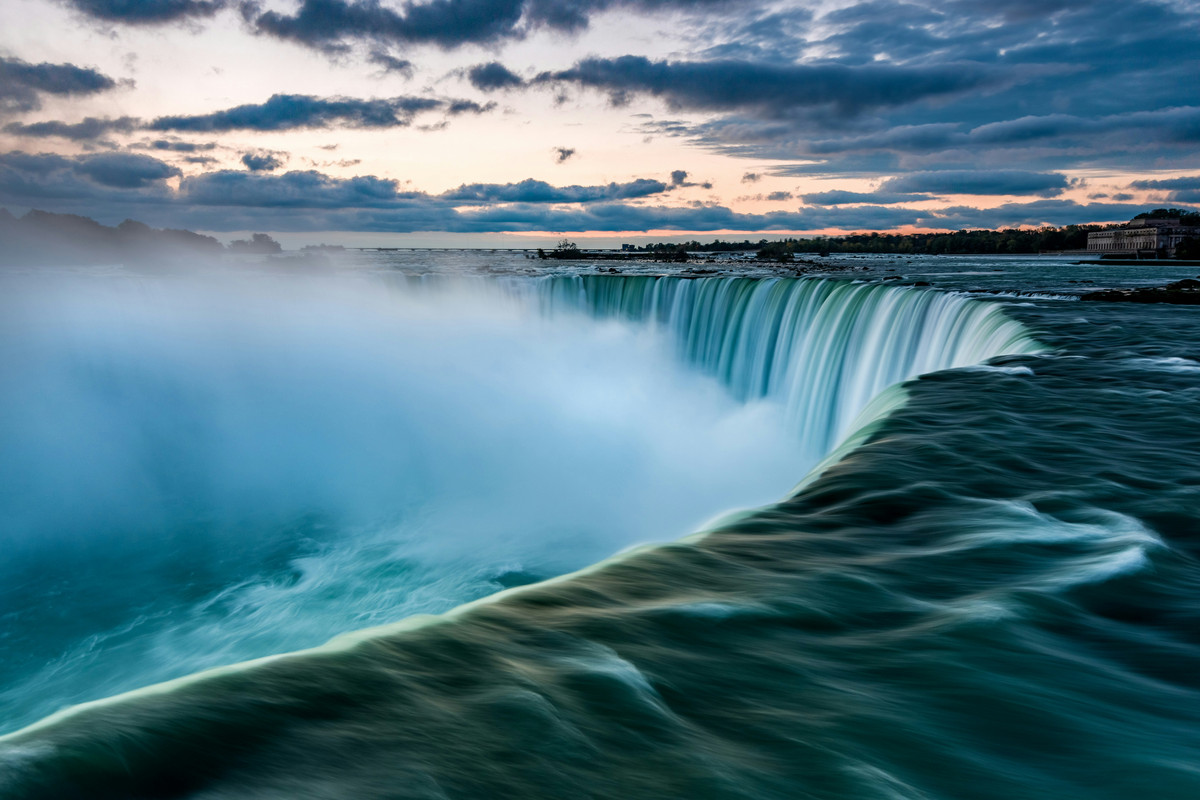 
							Niagara Falls