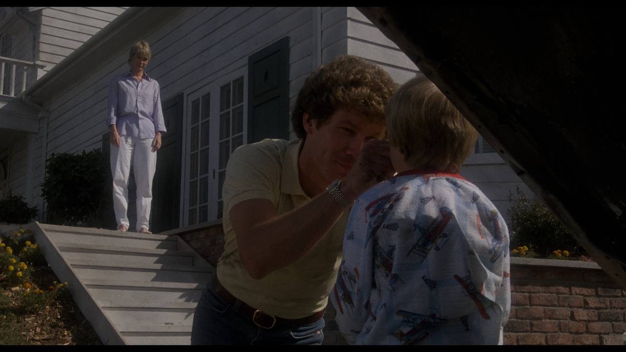 Cujo.1983.2160p.UHD.BDREMUX.HDR.DV.HEVC-Нечипорук.mkv_snapshot_00.35.57.488