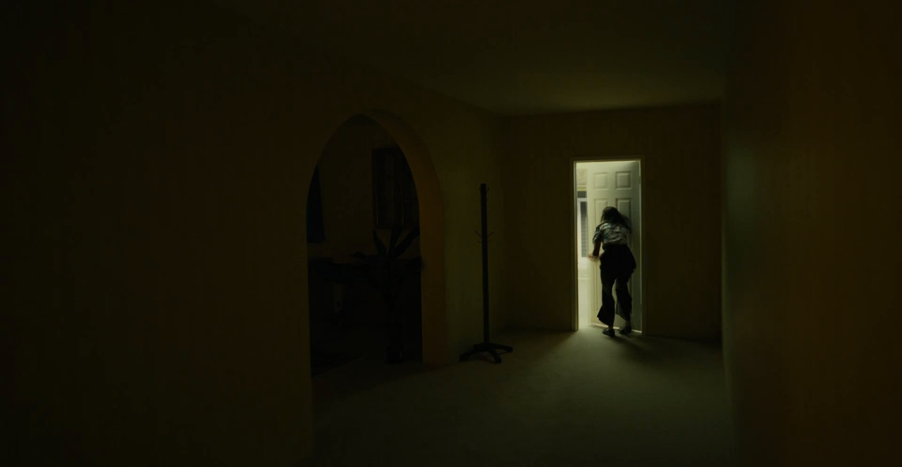Backrooms Sin salida (2026) 1080p 60FPS Latino Inglés mkv snapshot 01 28 34 576