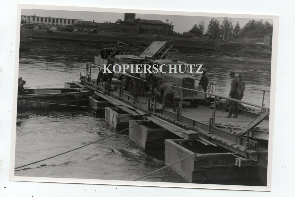 Russland 1944 Orscha Dnjepr Soldat Ponton Floß Boot Verladung Sdkfz