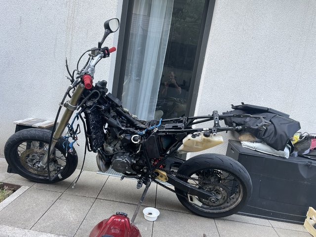 9C85EE59-F6B0-4CBE-AD85-6BCA0BAEDDF9