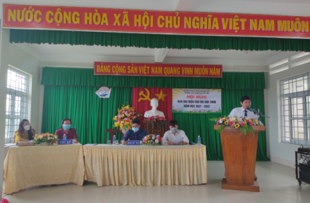 Thầy Cao Sỹ Dũng - Hiệu trưởng nhà trường phát biểu