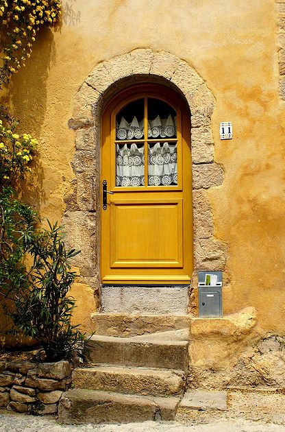 yellowfrenchdoor.jpg