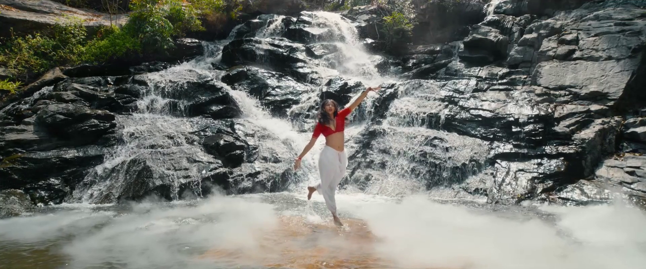 vlcsnap-2025-06-28-01h53m57s848