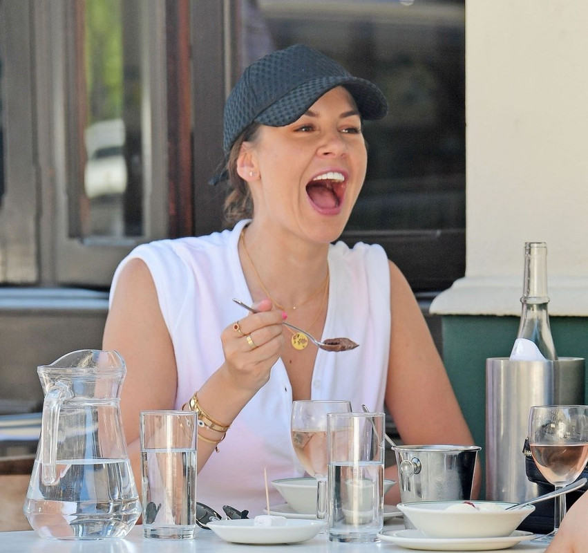 Imogen-Thomas-UpskirtSTARS.com (22)