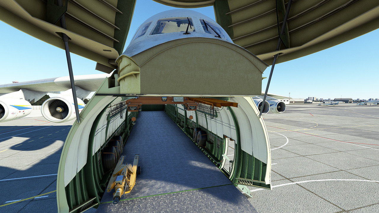 AN-225-at-Odesa-airport-UKOO-12.jpg
