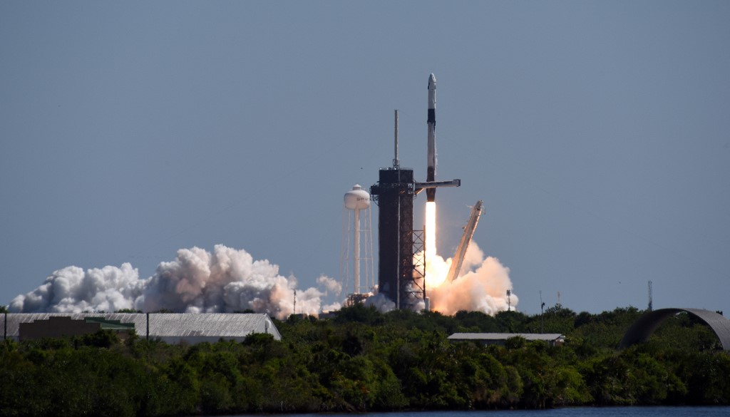 SpaceX lanza Ax-1, la primera misión totalmente privada a la EEI