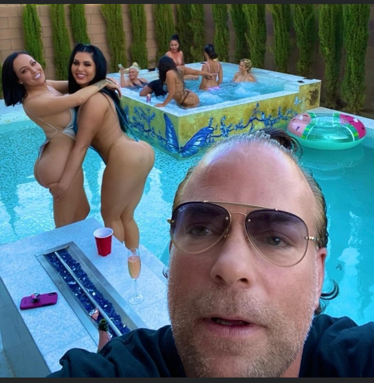 AC6E032F-558F-4E4B-BAD3-6C2F9E322830