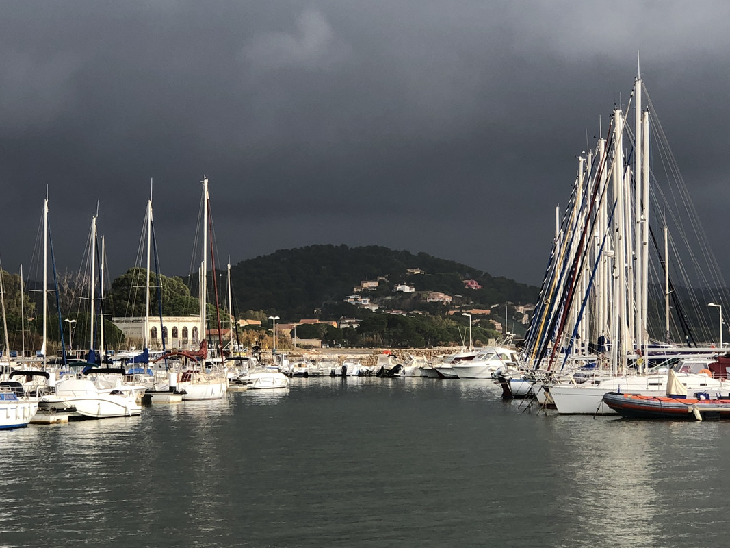 B448CFB3-0F32-469D-81CA-BC4D2DED4E05