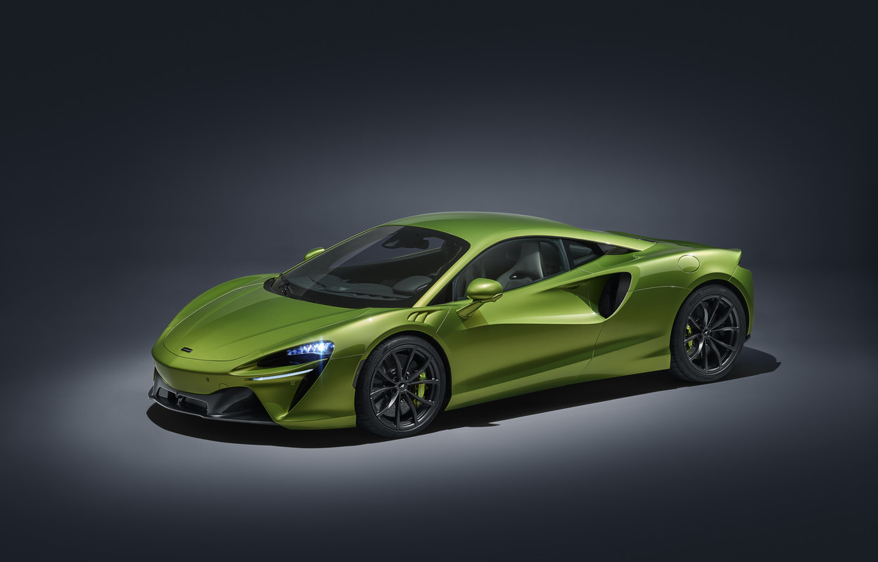12913-McLarenArtura