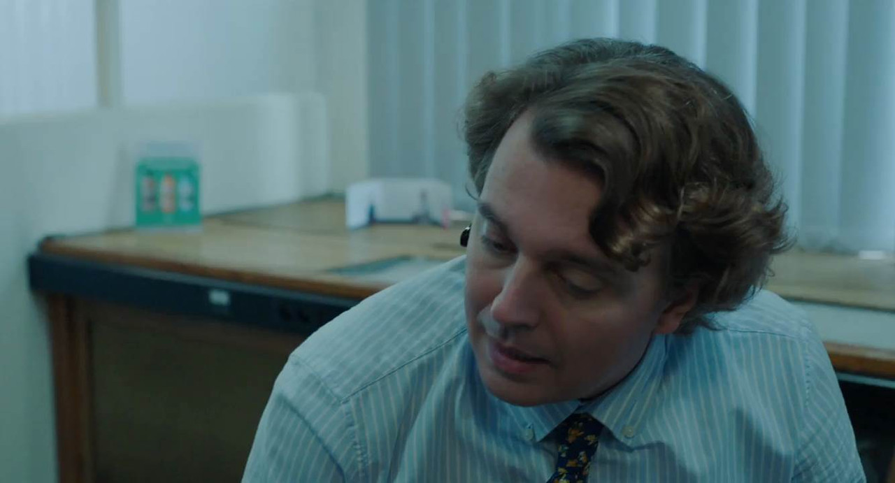 Employee of the Month 2022 WebRip [Hindi + Tamil + Telugu + French] 480p, 720p ESub Screenshot