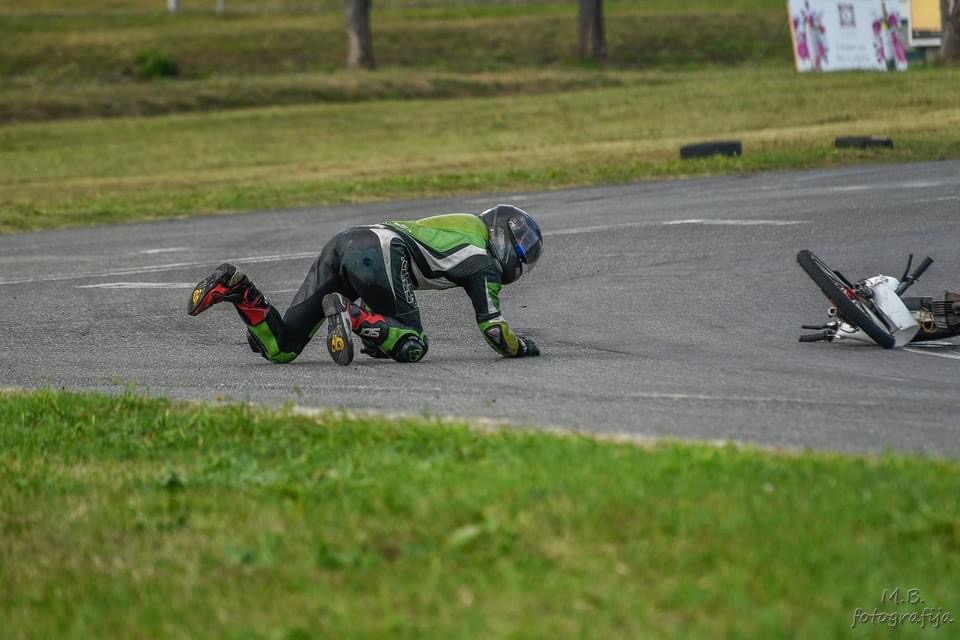 592D7BDD-D1CB-45B7-8176-2C1C412987BB