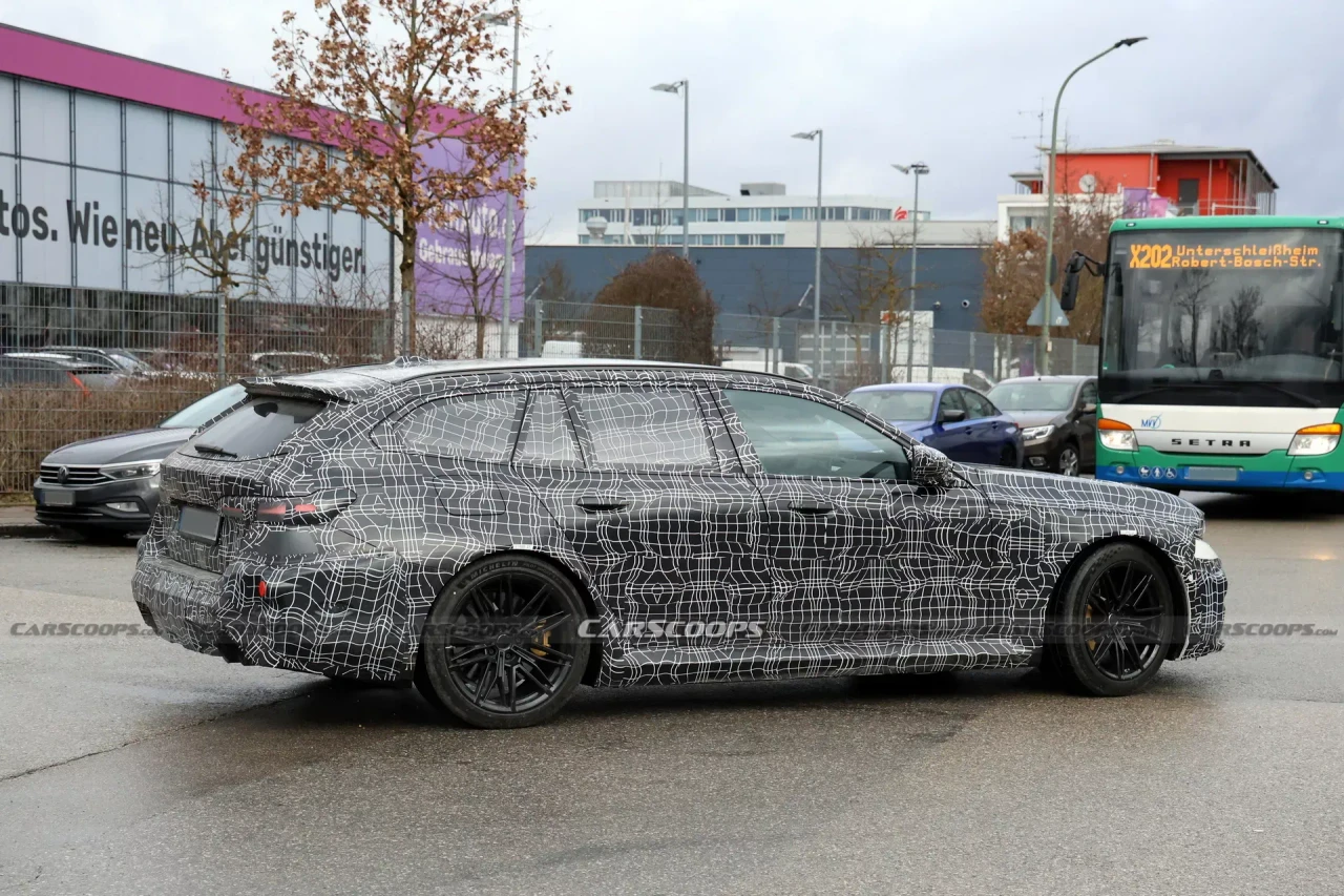 Bmw m5 touring scoop new 11