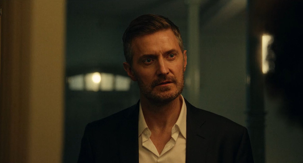 Obsession (2023) Season 1 [Hindi + Tamil + Telugu + English] WebRip 480p, 720p ESub - Complete Screenshot