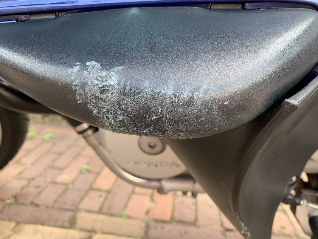 6051F106-DBFE-48BA-A88F-0694C7AA8365