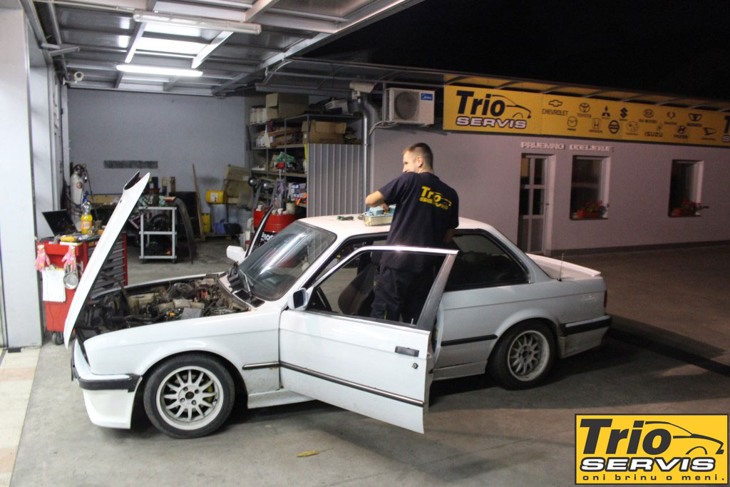 trio-ekipa-se-igra-(9)