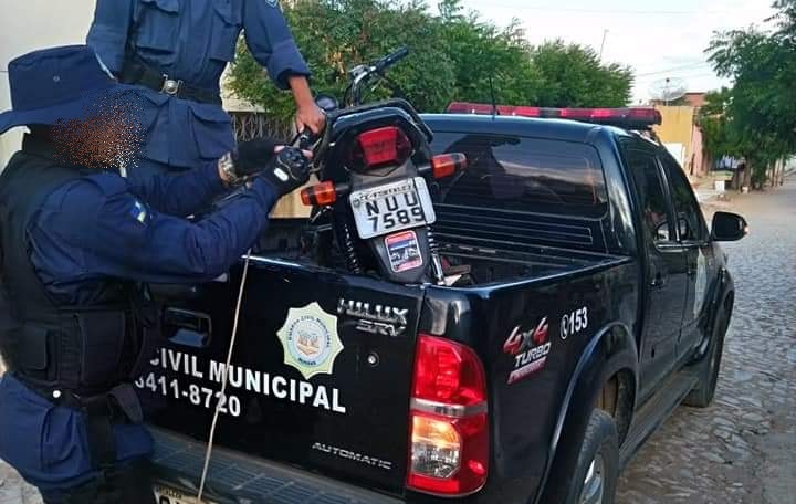 Motocicleta com placa clonada é apreendida em Russas