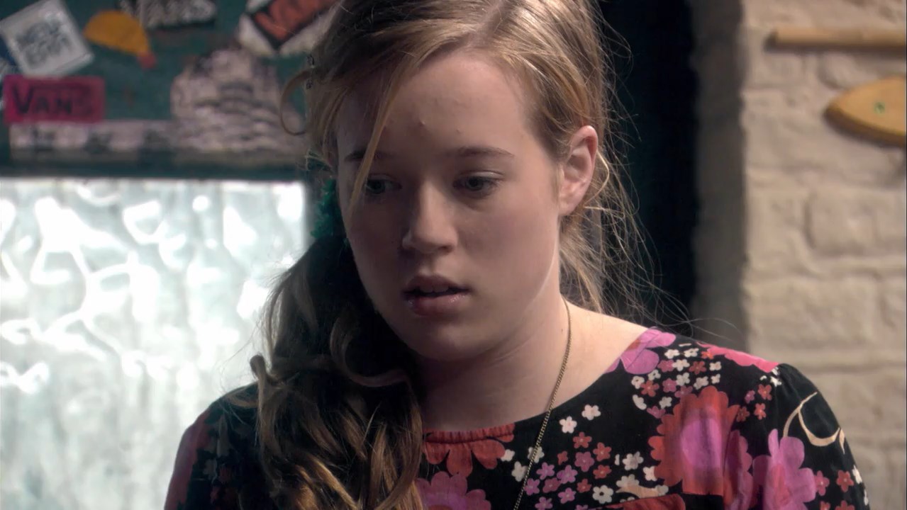 Skins (2010) Season 4 [Hindi + Tamil + Telugu + English] WebRip 480p, 720p ESub - Complete Screenshot