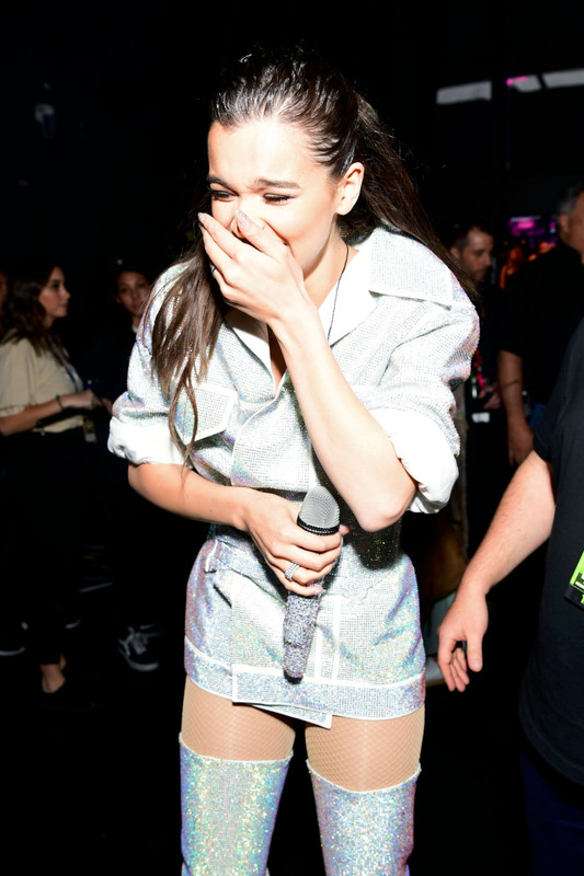 Hailee-Steinfeld-24-1