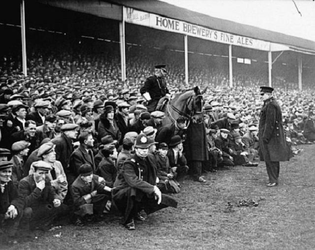 [Image: City-Ground-1933-34-nf-chel-fa-cup-rep-4th-round.jpg]