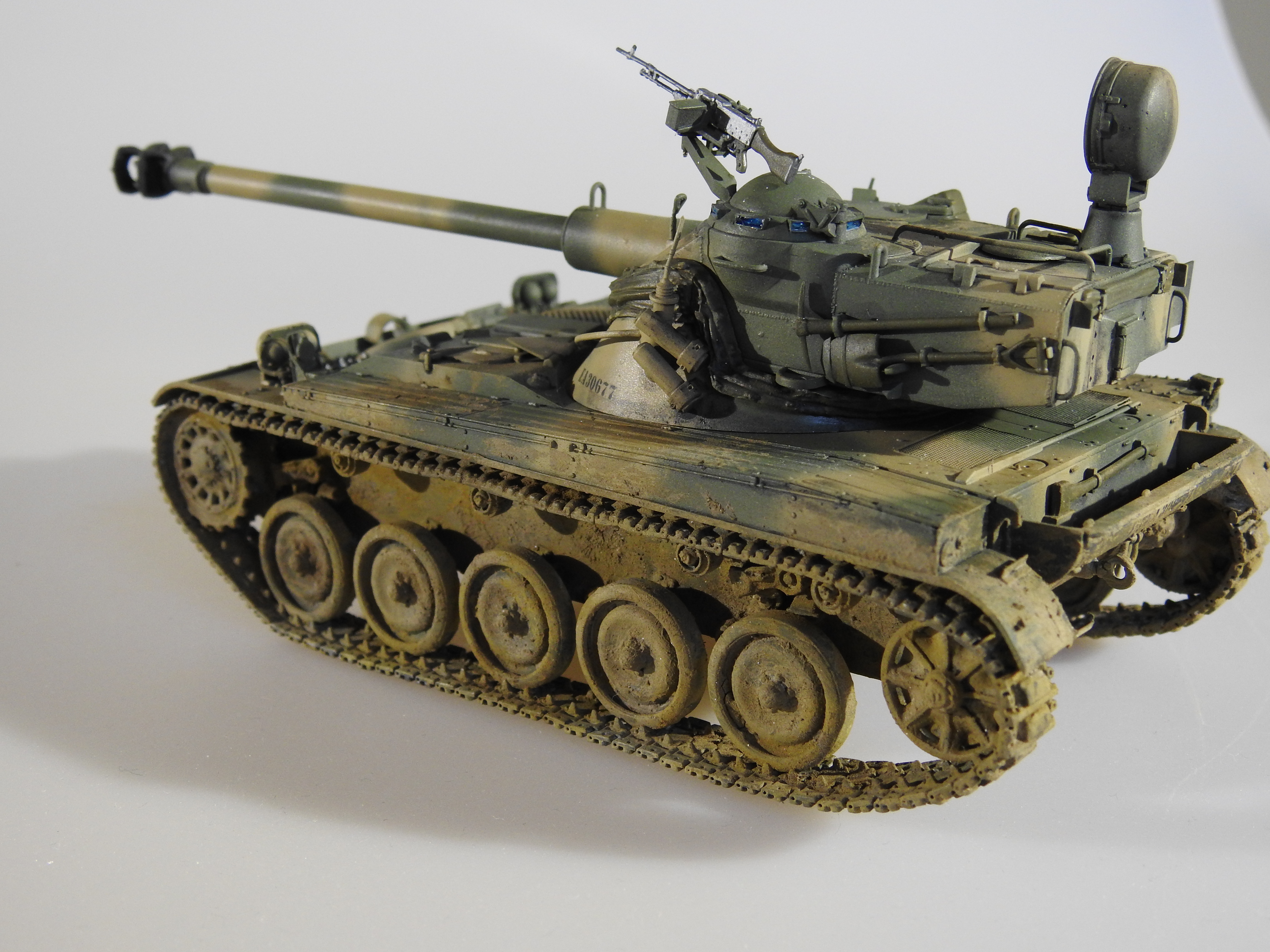  AMX-13 / 105 , takom 1/35 - Klar DSCN9794