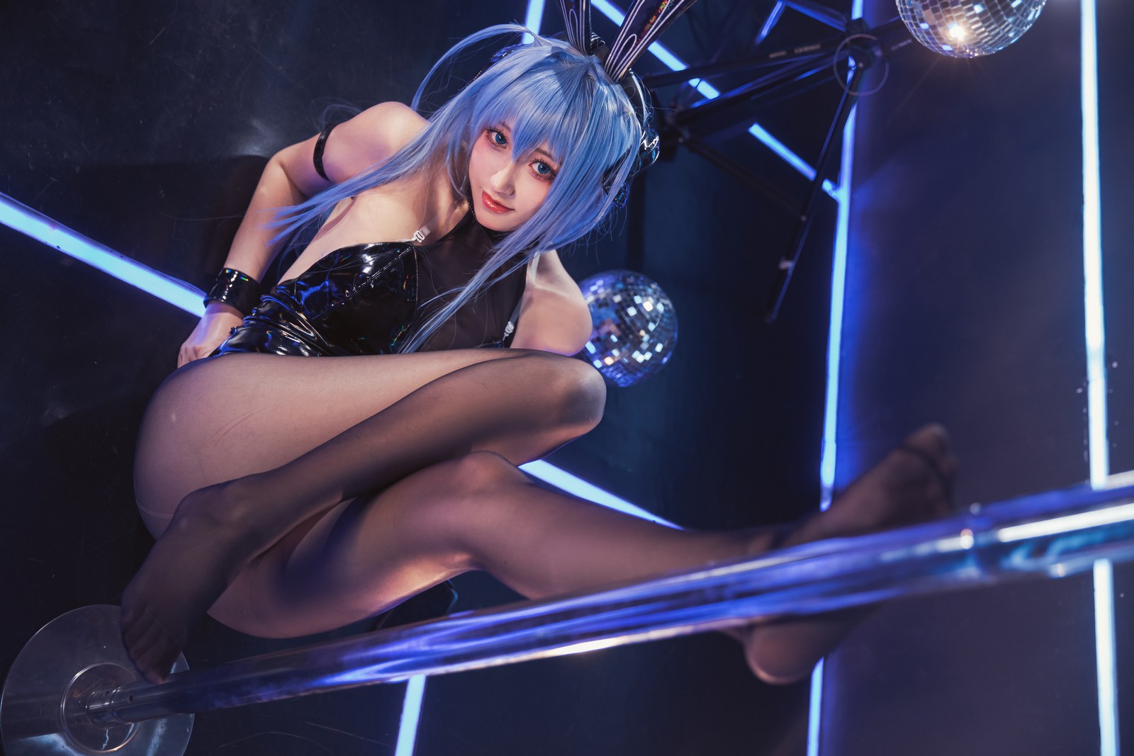 冬马路纱 新泽西 兔女郎 Cosplay 写真｜碧蓝航线角色 高清图集（35P｜424MB）插图2