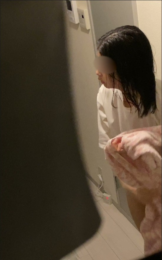 [Image: Voyeur15945083817.jpg]