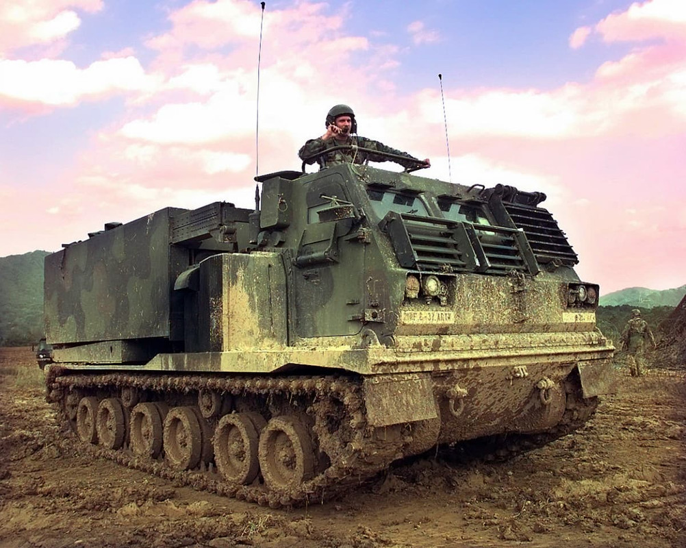 M-270A1_Multiple_Launch_Rocket_System_MLRS-1200x958