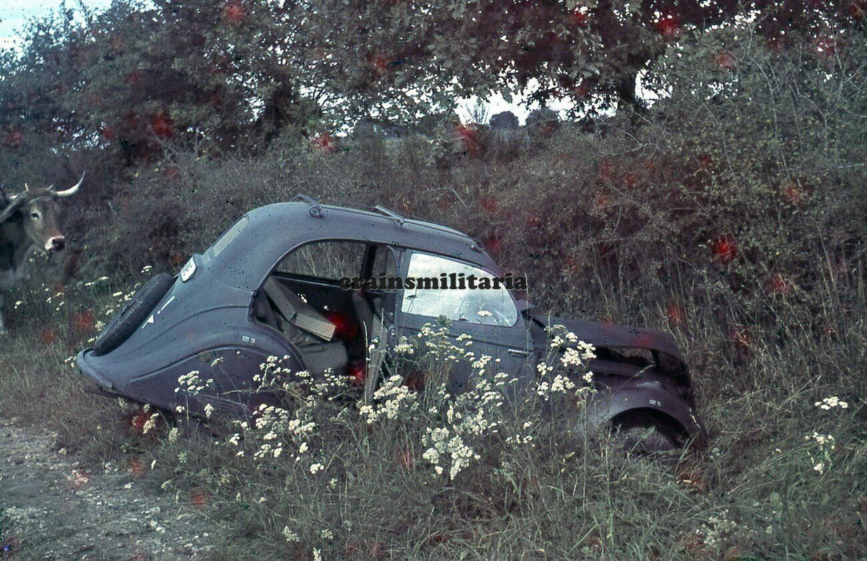 Orig. FARB Dia Foto Pkw Unfall bei PARTHENAY Poitiers Deux-Sèvres Frankreich