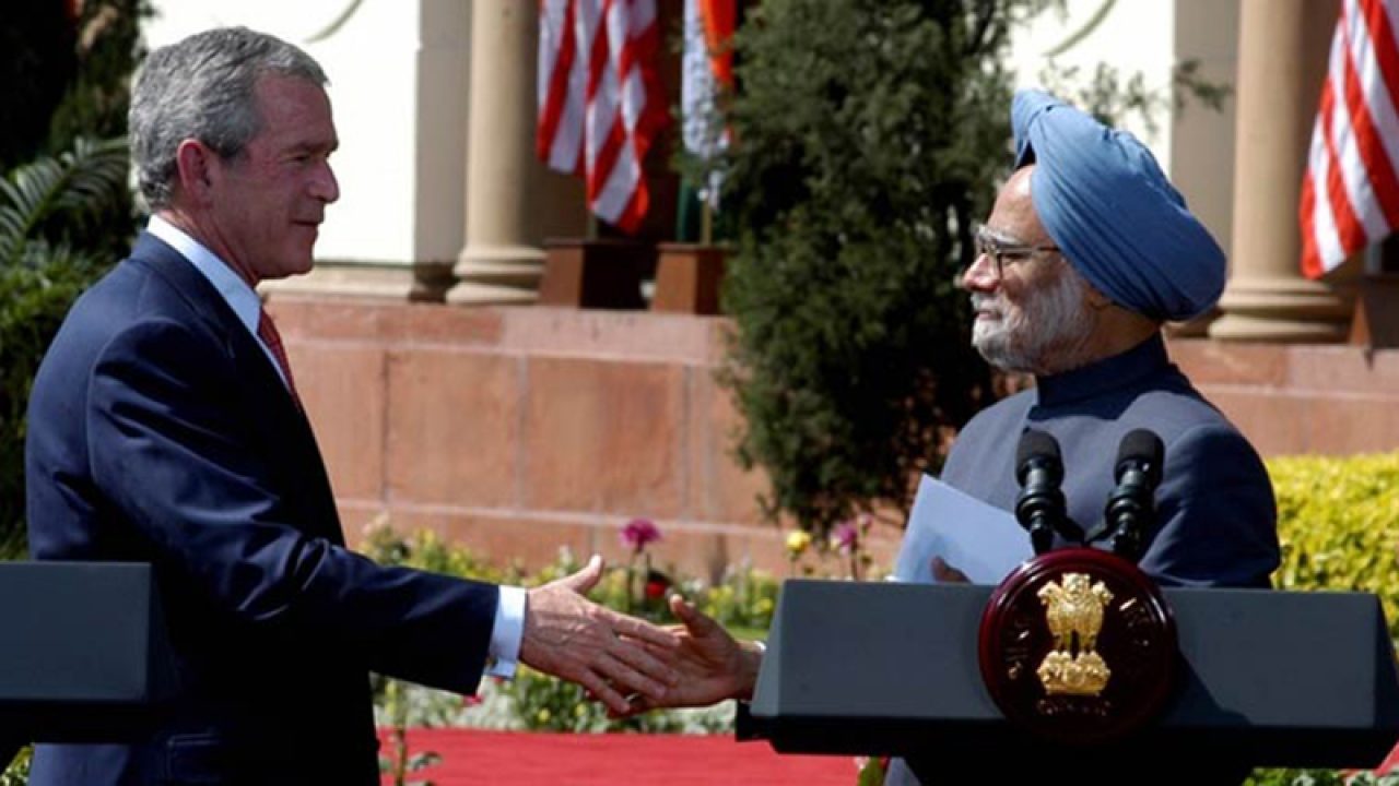 George W. Bush with Indian PM Manmohan Singh during Indo-US civil nuclear deal