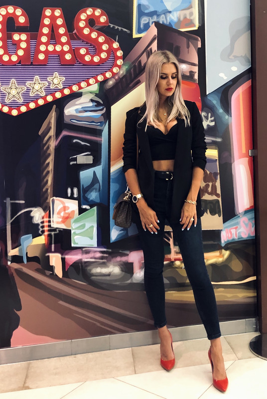 B8EBD946-85E3-41EE-9EA3-F03B7927C5B5