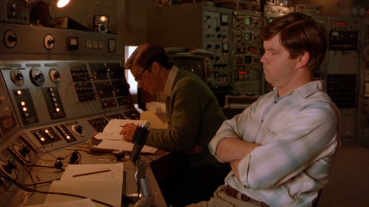 The Dish 2000 (1080p x265 10bit Tigole).mkv_snap