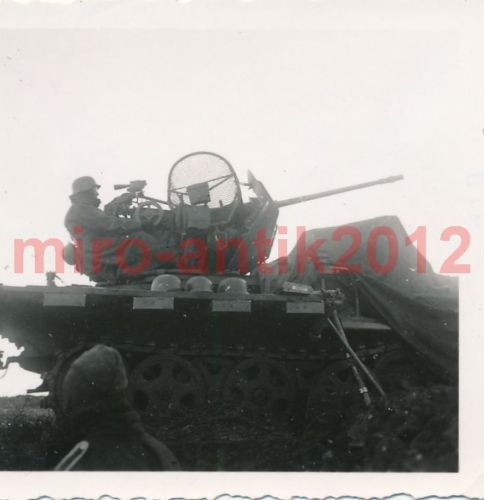 Foto, Wehrmacht, mobiles Flakgeschütz auf einer 