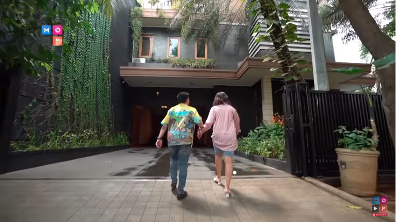 Tampilan Rumah Jennifer Jill dari depan