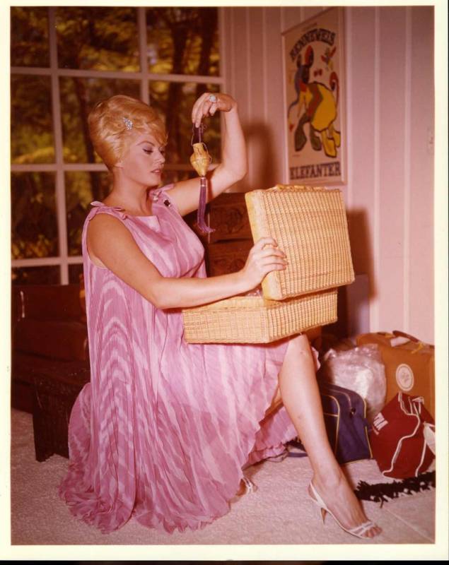 anita_ekberg_mc28