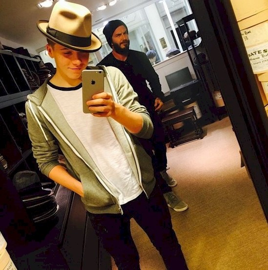 15 папаш с отменным чувством юмора, которые ловко оживили фото своих отпрысков