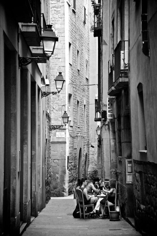 blacknwhite-cafe.jpg