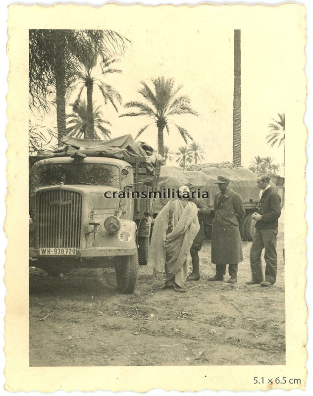 Orig. Foto DAK Soldaten mit Opel Blitz Lkw m. Wagen Bevölkerung in Afrika