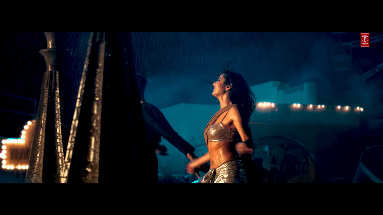 Tip Tip Song- Sooryavanshi - Akshay Kumar, Katrina Kaif 4k.mp4_snapshot_01.53.554